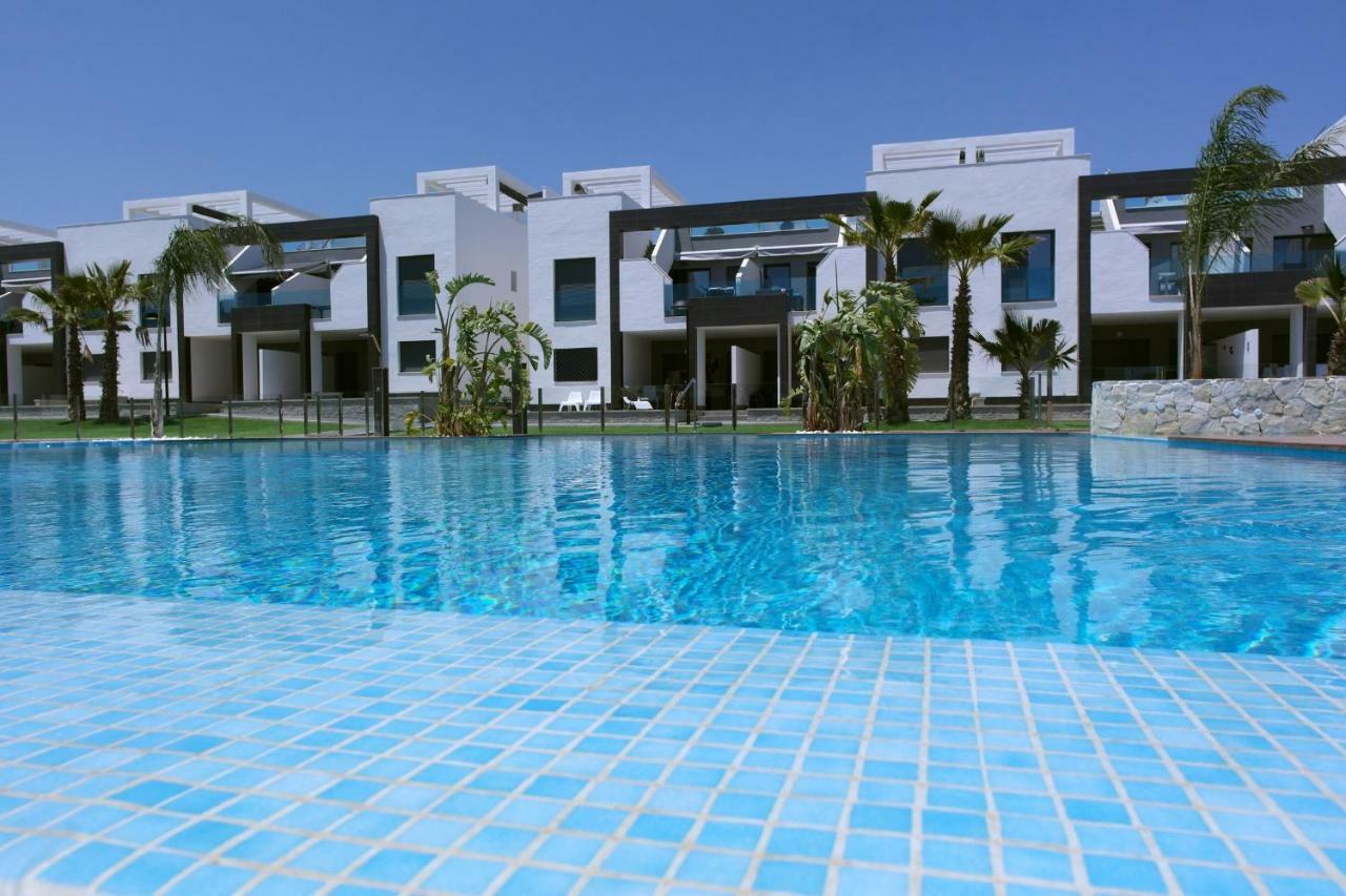 Oasis Beach IX Торевьиа Экстерьер фото
