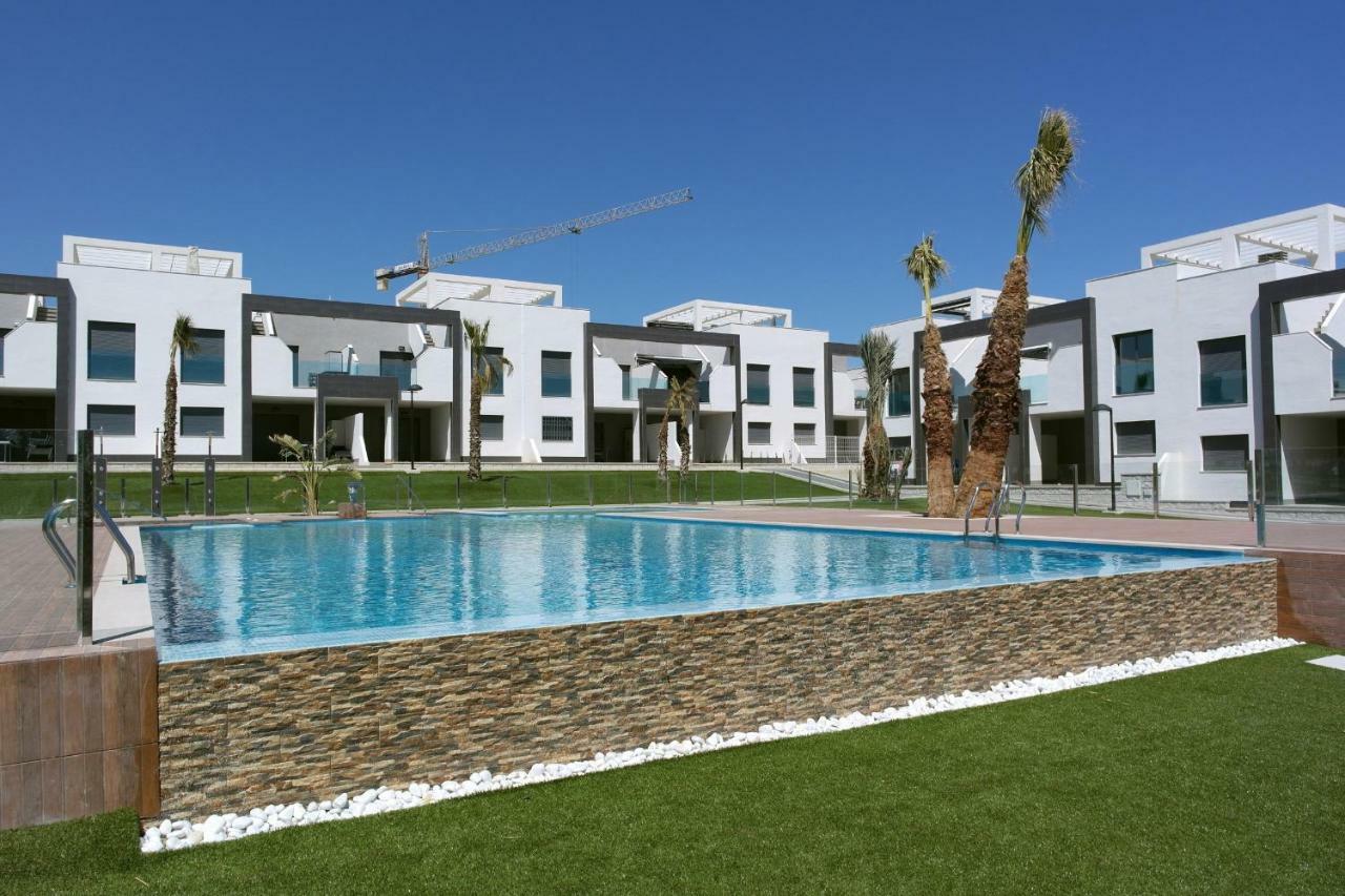Oasis Beach IX Торевьиа Экстерьер фото
