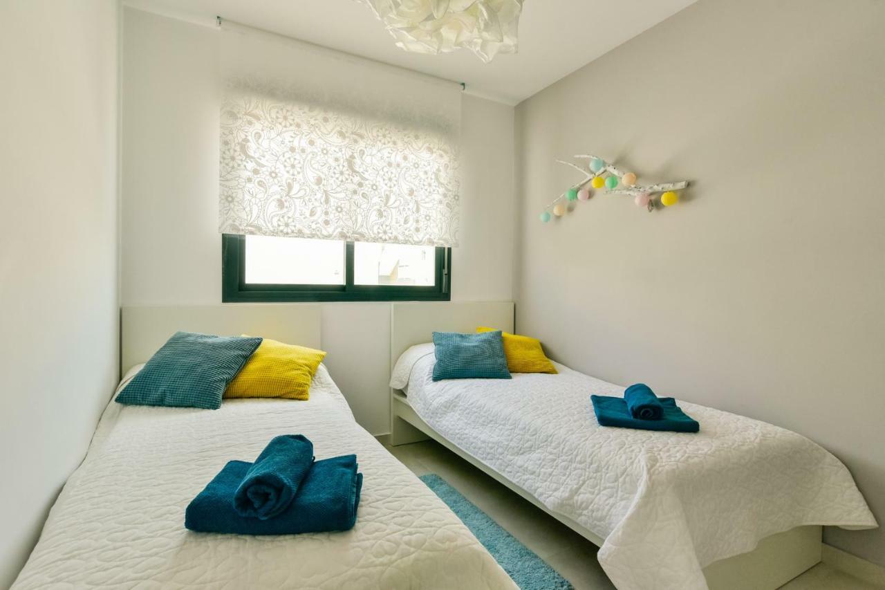 Oasis Beach IX Торевьиа Экстерьер фото
